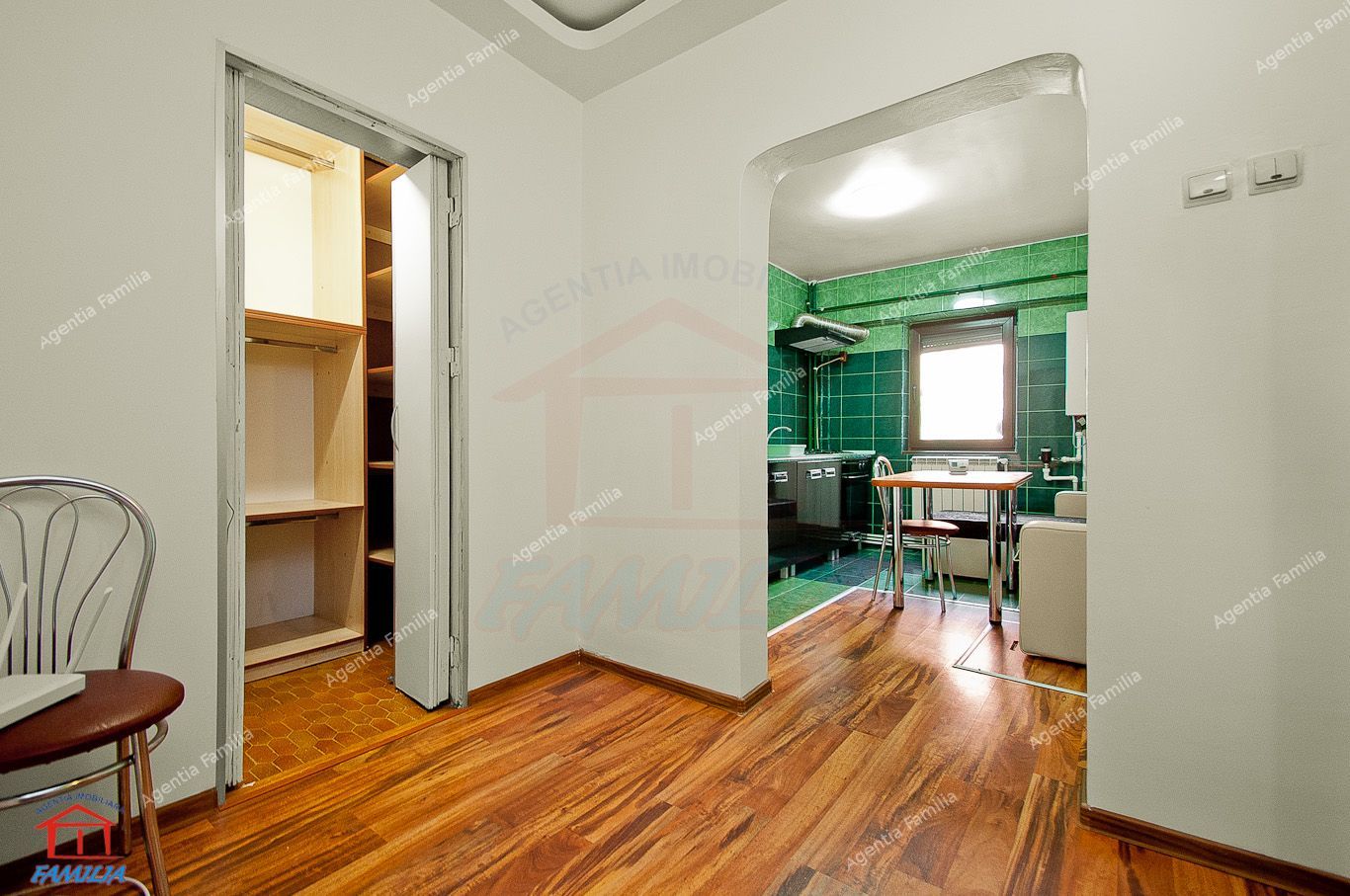 Vanzare apartament cu 2 camere, centru( Egreta, bloc din 90''), parter - Poză 13