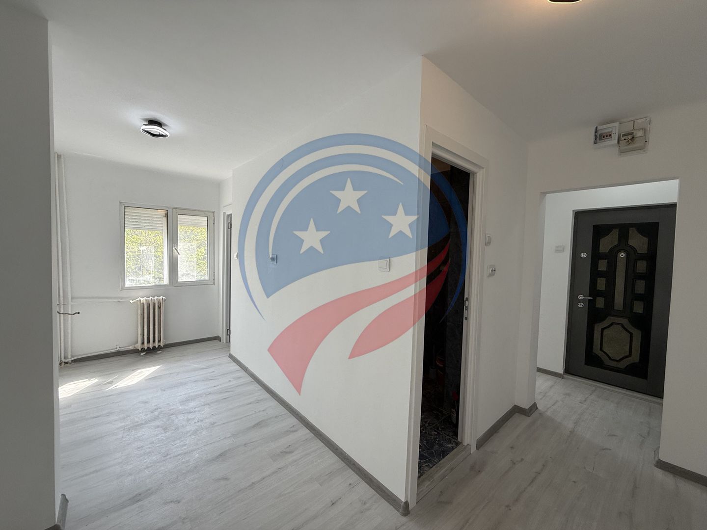 Apartament 2 camere decomandat Rovine Carrefour – bloc anvelopat, etaj 3/4 - Poză 4