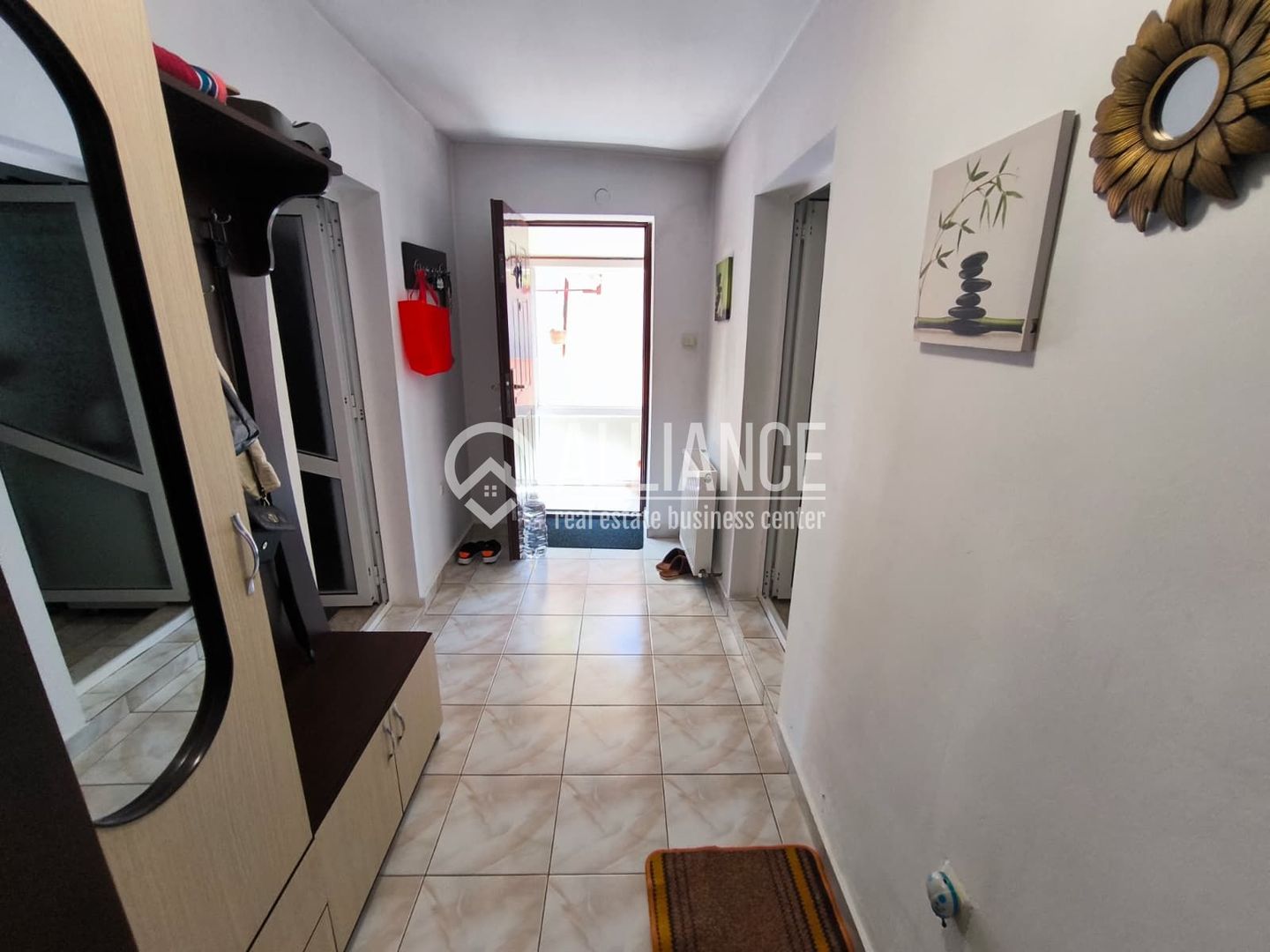 VIILE NOI - casa cu o curte generoasa disponibila imediat - Poză 16