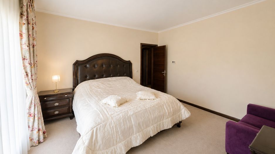Vila cu piscina, 6 camere, 254mp utili, 815mp teren, com. Berceni - Poză 16