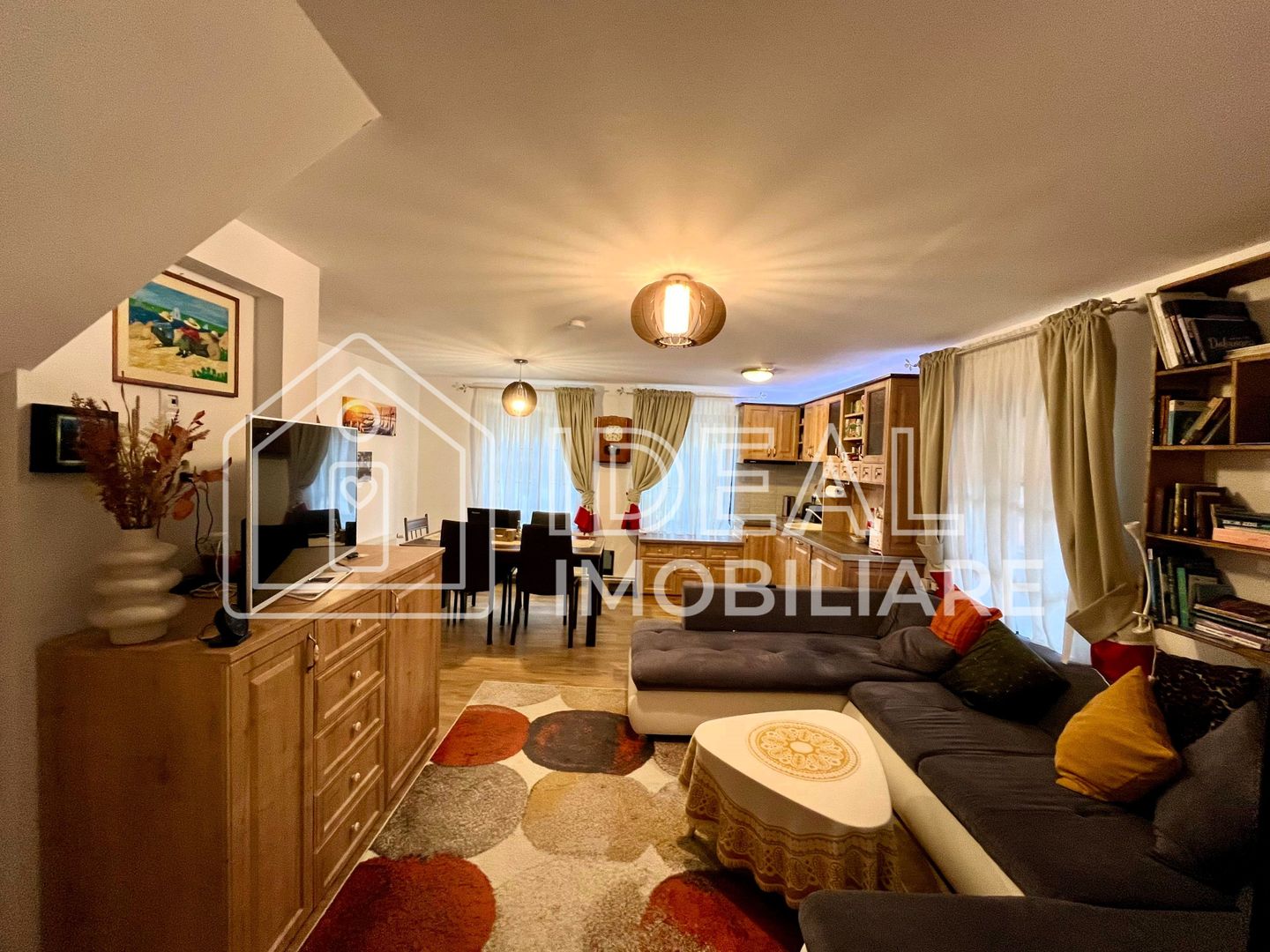 Casă individuală cu 5 camere și curte proprie - în Cisnădioara - Poză 4