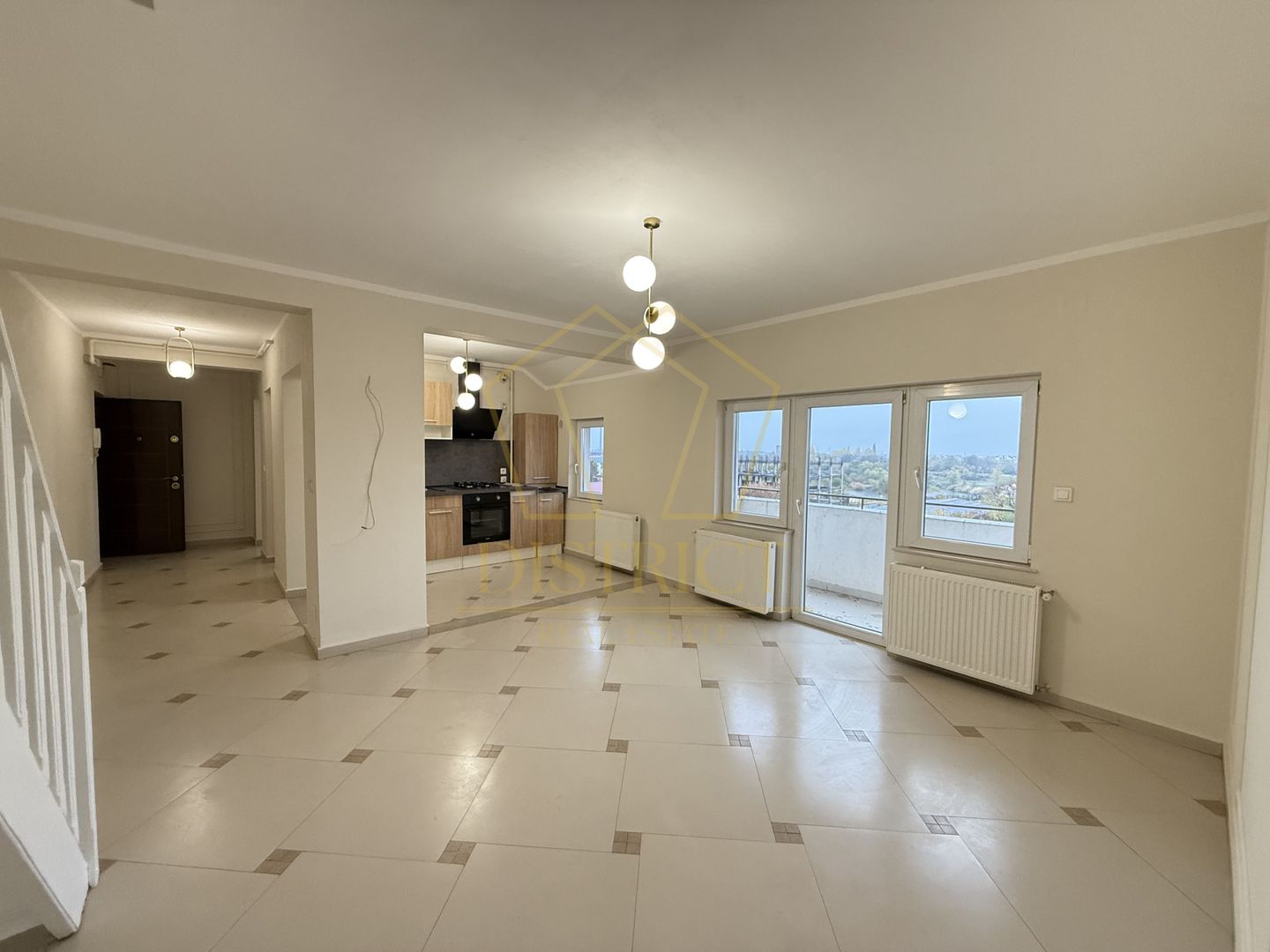 Apartament cu 3 camere | Zona Dambovita - Poză 2