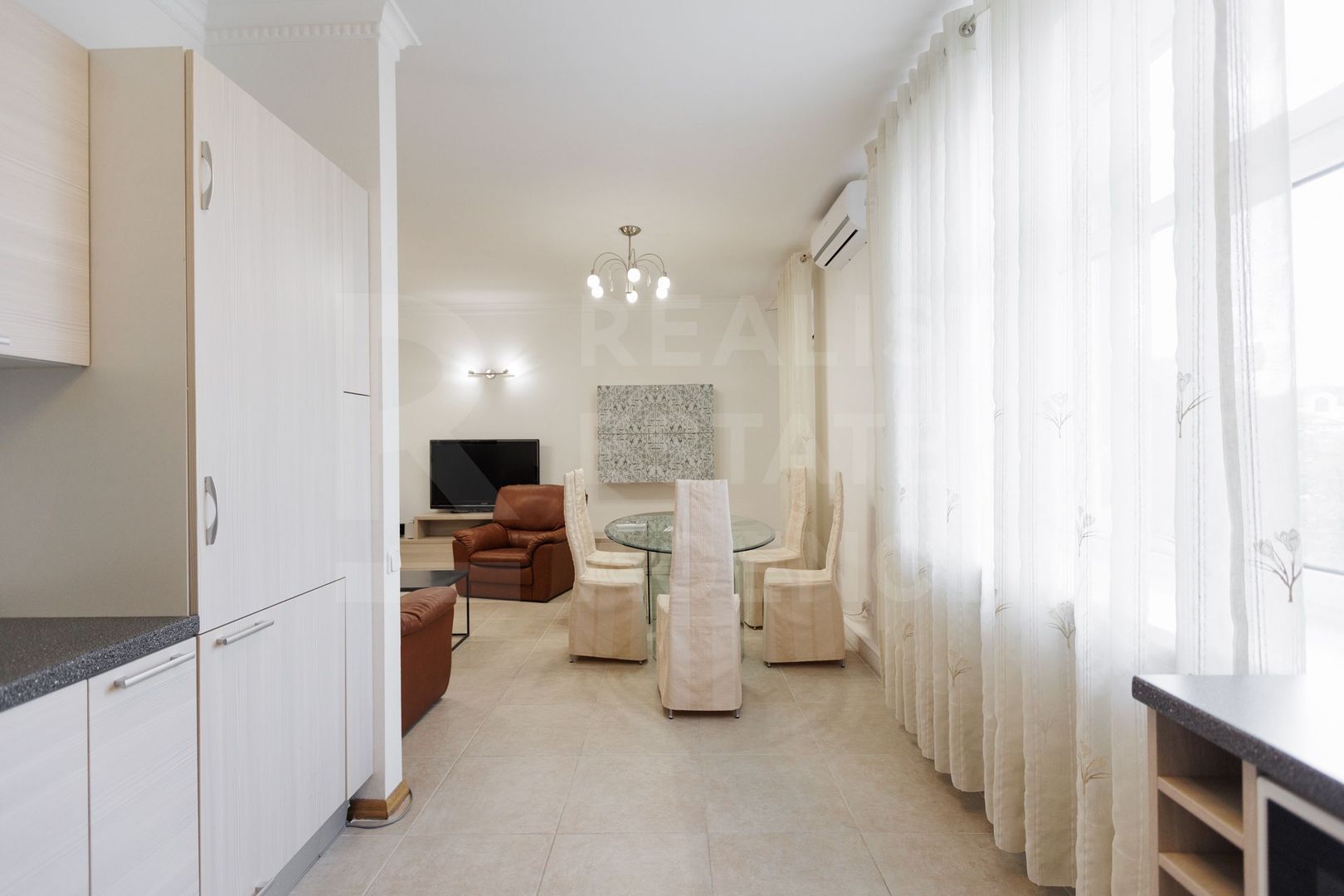 Chirie, apartament, 4 camere, str. Mihai Eminescu, Centru - Poză 9