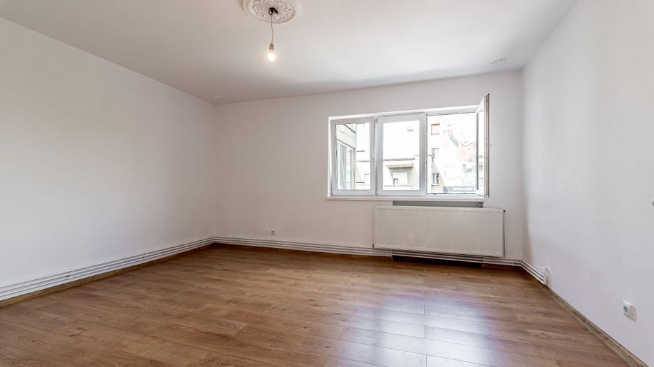 Apartament 2 camere Ultracentral, bvd Revolutiei, Arad - COMISION 0 - Poză 3