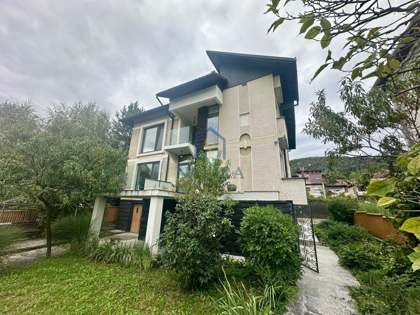 Casă deosebită D+P+1, Baia Mare - Poză 1