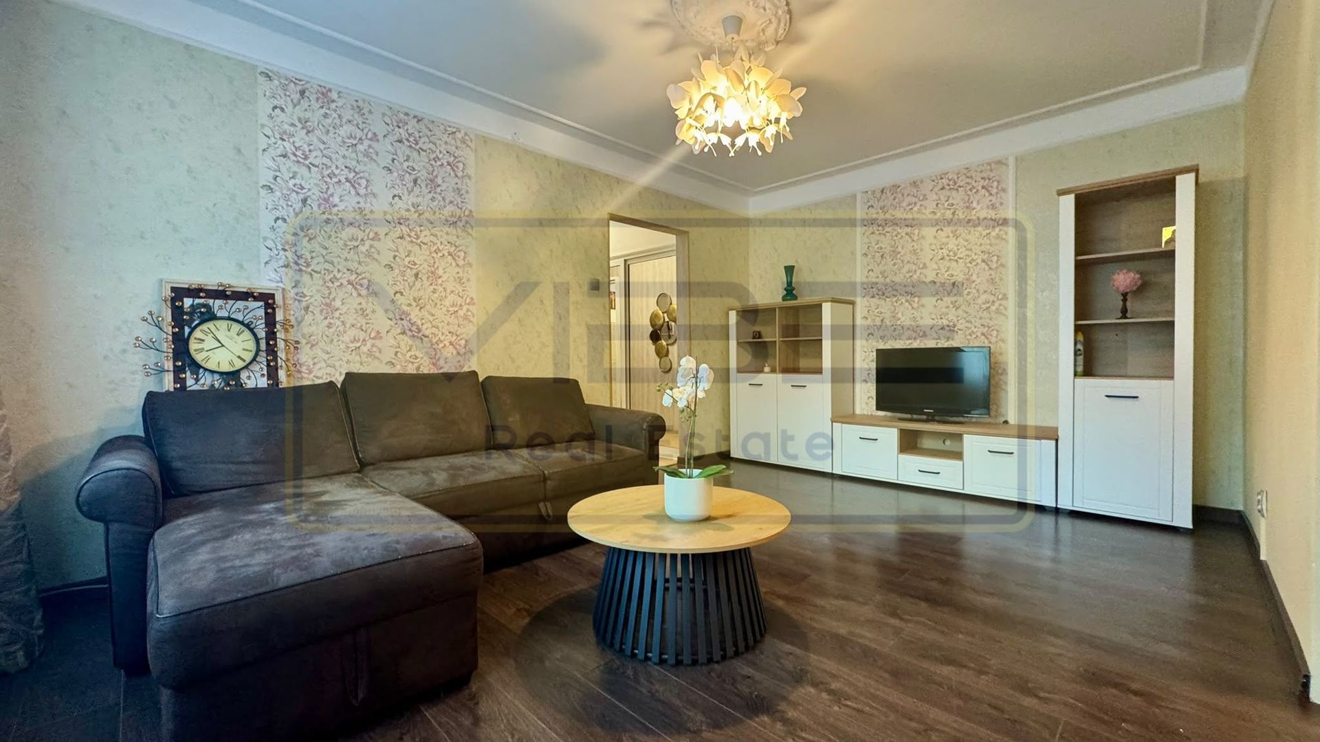 Apartament 2 dormitoare decomandate+living Podu Ros - Cantemir - Poză 1