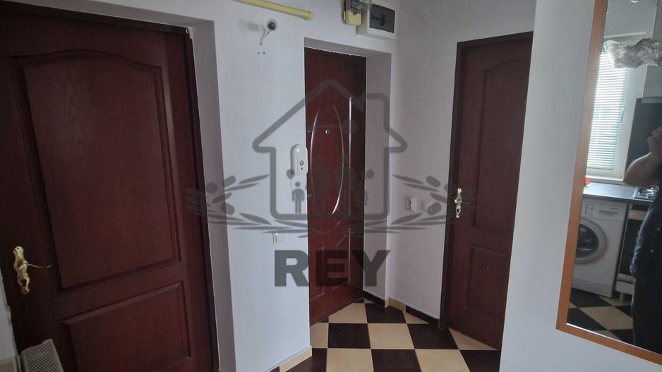 Apartament 3 camere - decomandat, mobilat, etaj 2/4, Cisnadie - Poză 5