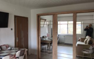 Mic la întreținere, bun la randament: apartament în Orșova - Poză 28