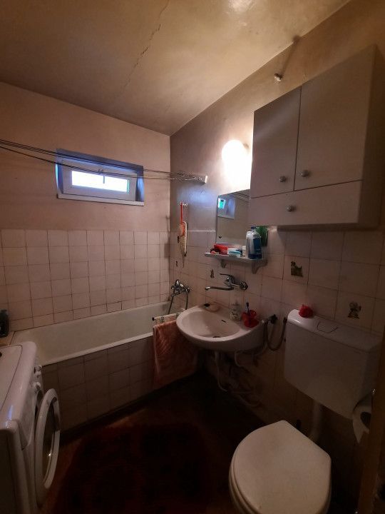 Apartament 3 camere, semidecomandat, central, Campina - Poză 2
