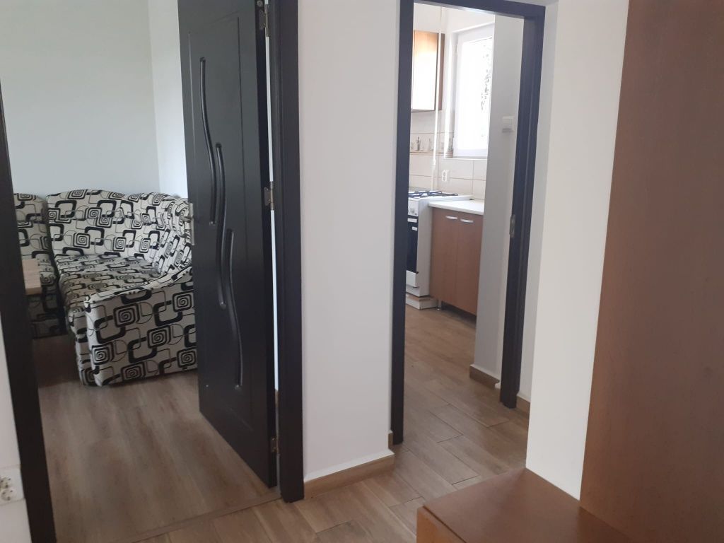 Închiriez apartament cu doua camere - Poză 7