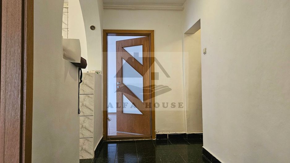 Apartament cu doua camere, zona Racadau 57 mp - vedere spre Tampa - Poză 2