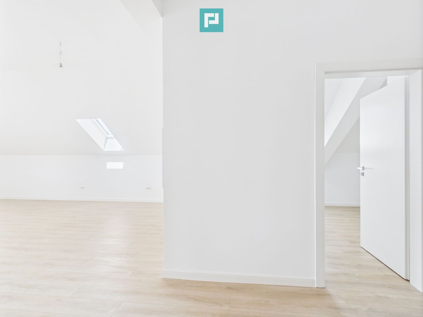 Apartament 3 camere , 2 băi , zona Freidorf - Poză 2