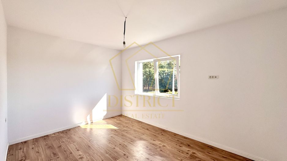 Duplex cu 4 camere, despărțit prin camera tehnica | Mosnita Noua - Poză 11