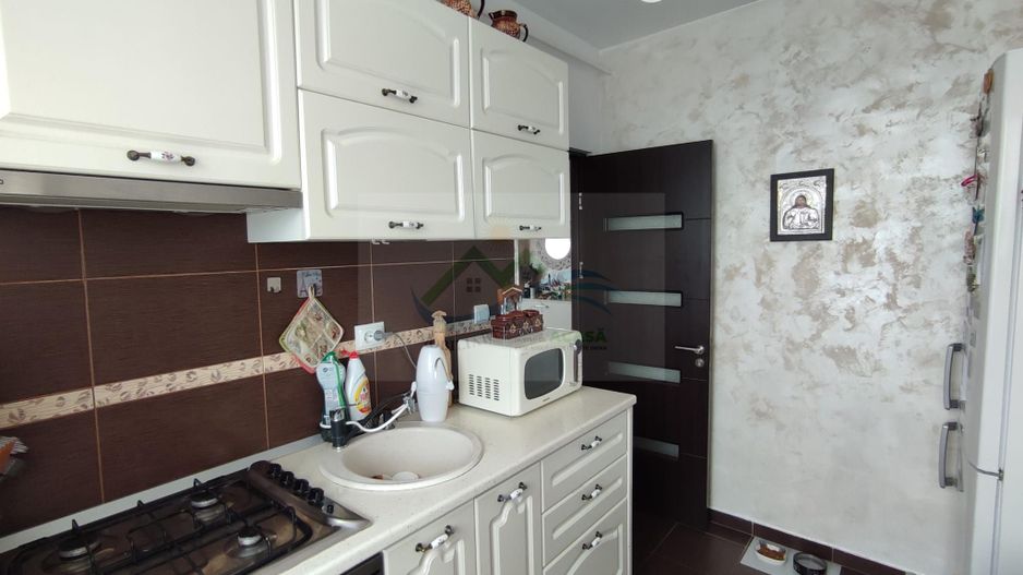 Apartament 3 camere de vânzare - Poză 9