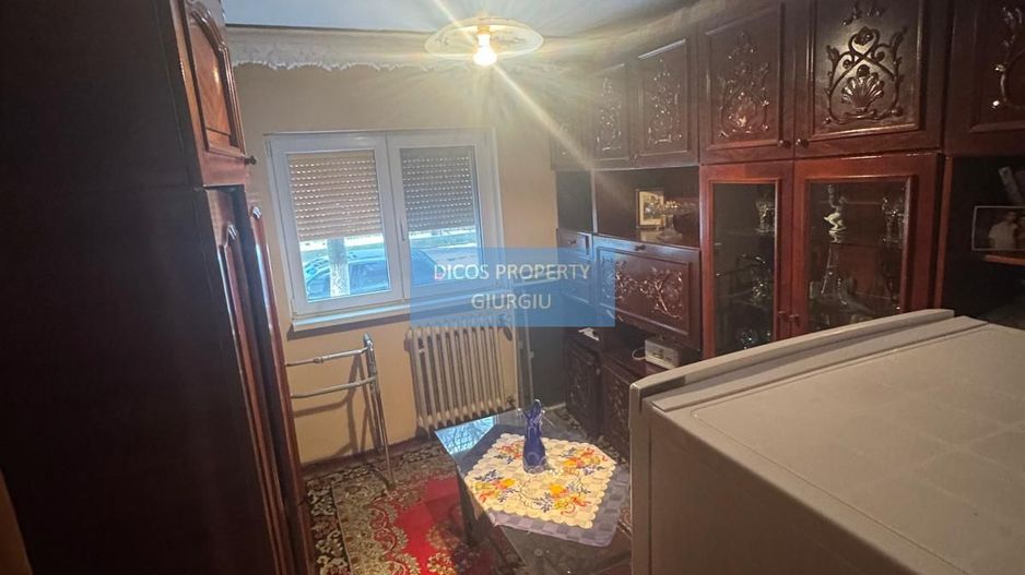 Apartament 4 camere de vânzare – zonă Școala 8 - Poză 15