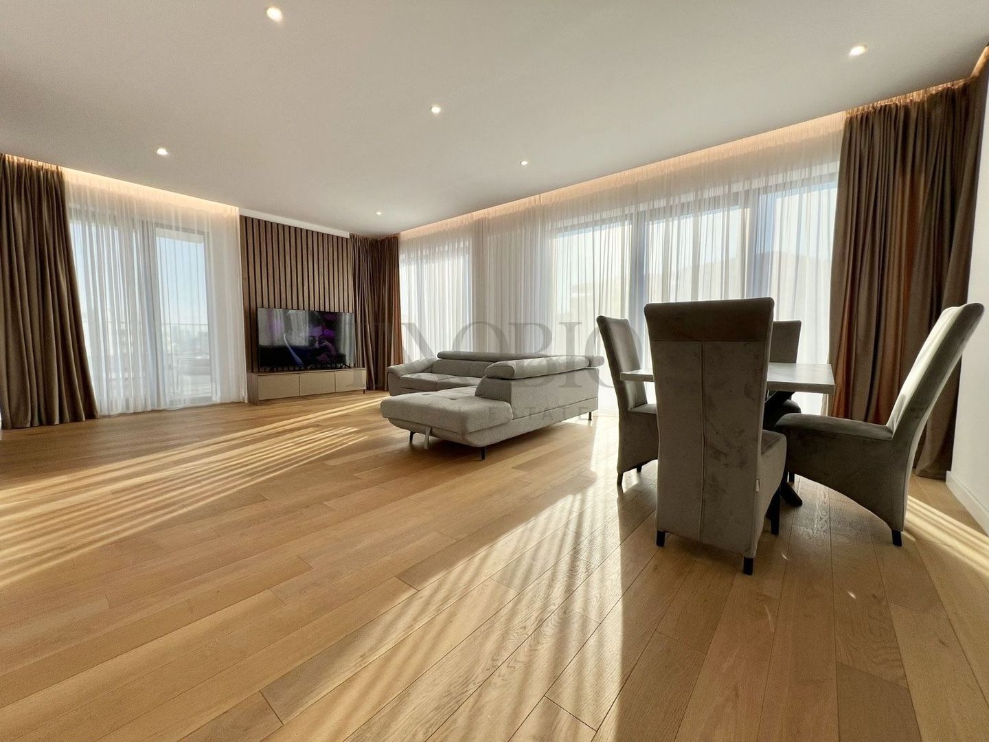 Apartament 4 Camere | One Herastrau Towers - Poză 2