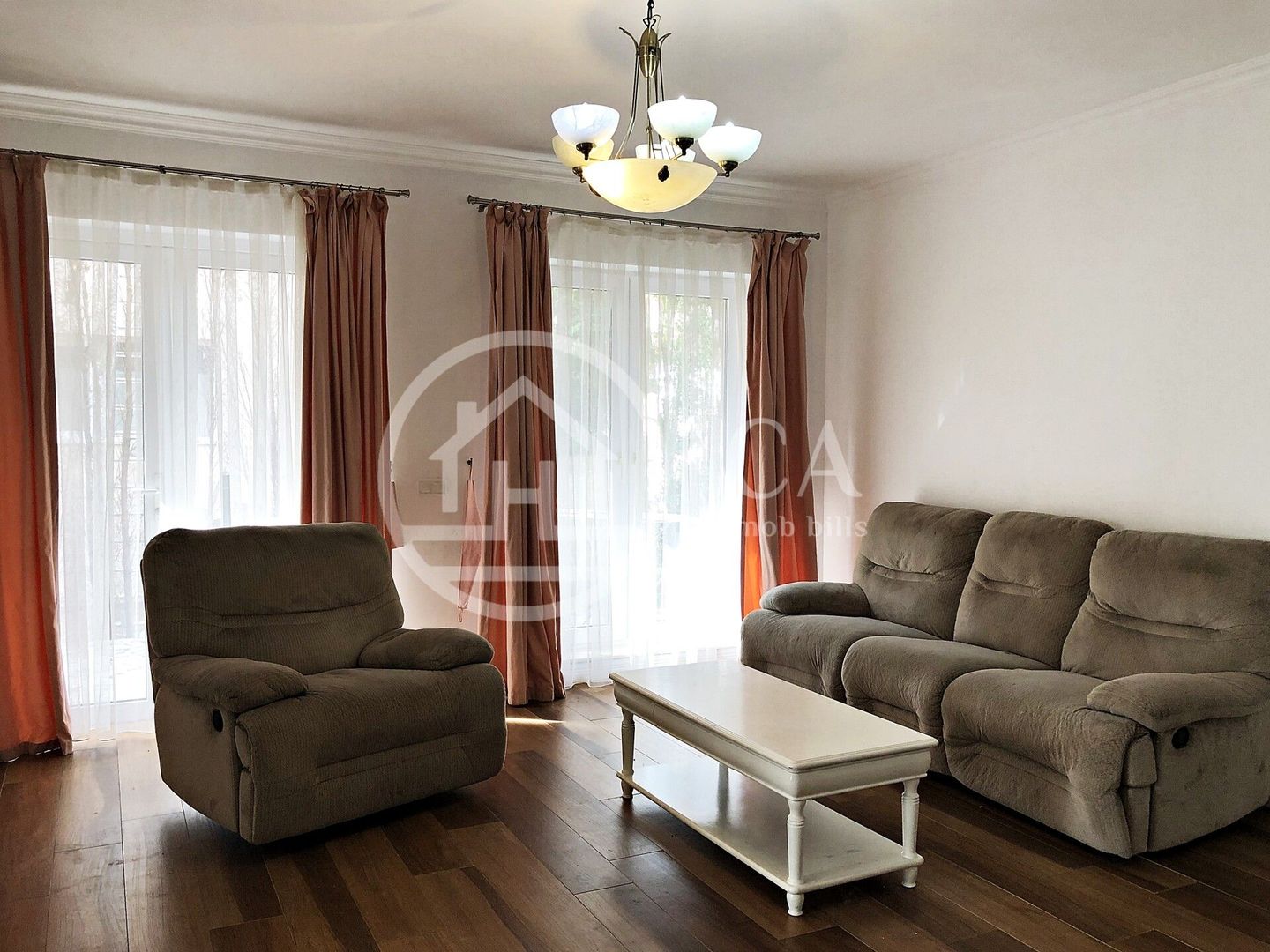 Casa cu 5 camere de inchiriat in cartierul Tineretului, Oradea - Poză 1