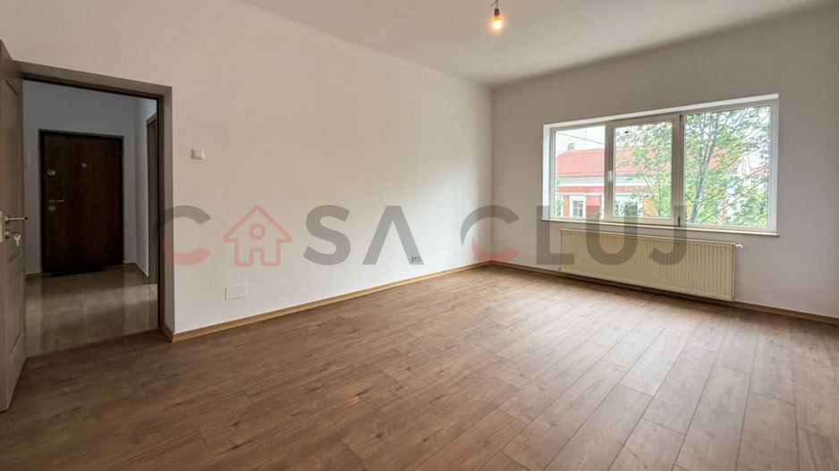 3 camere, finisat modern, etaj 1, central - Poză 1