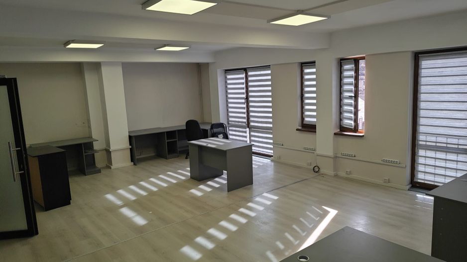 Spatiu de birou 60mp. cu parcare,zona Centrală - Poză 4