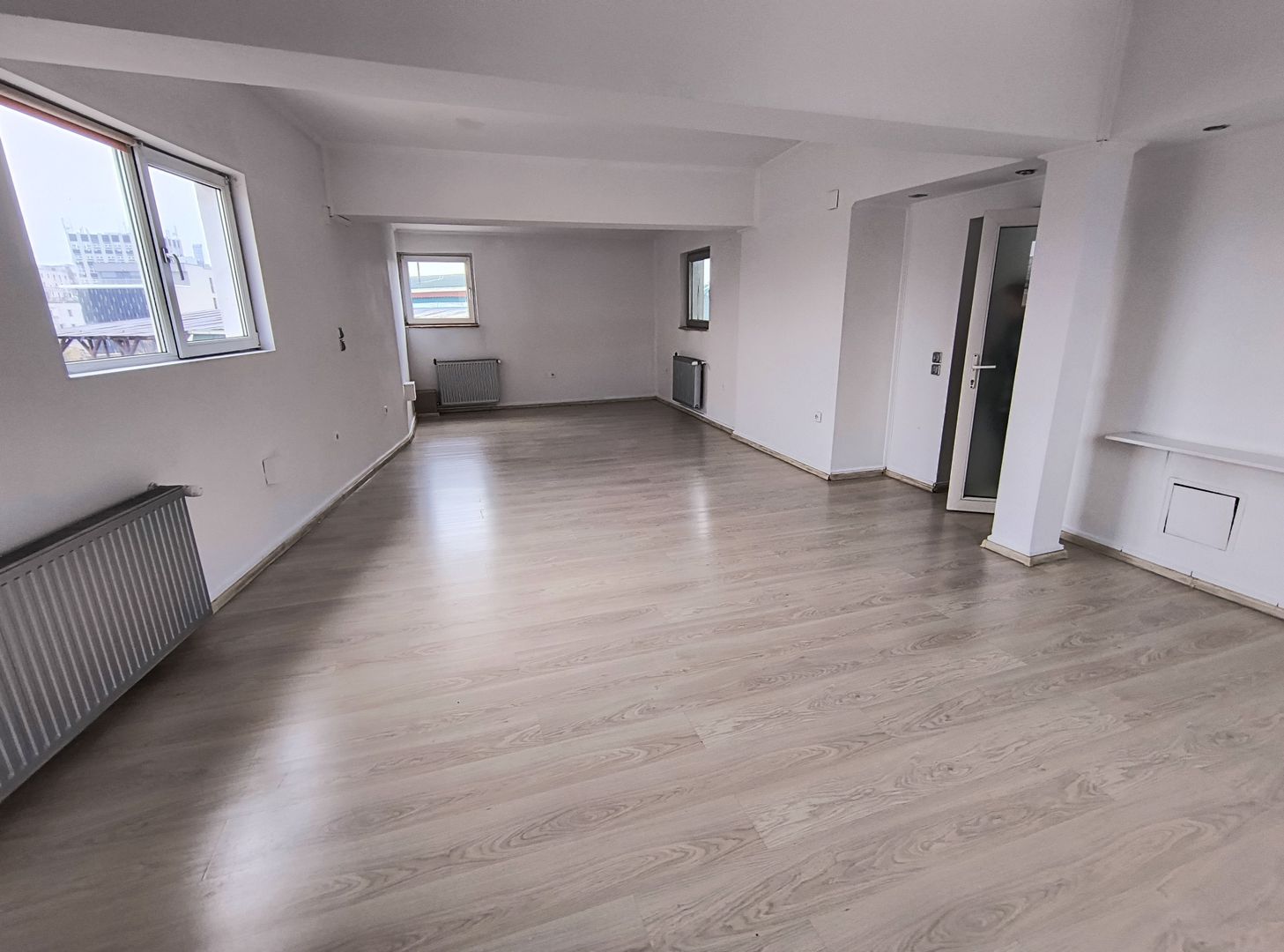 Spatiu birouri Piata Romana- Dacia- Lascar Catargiu adiacent - Poză 1