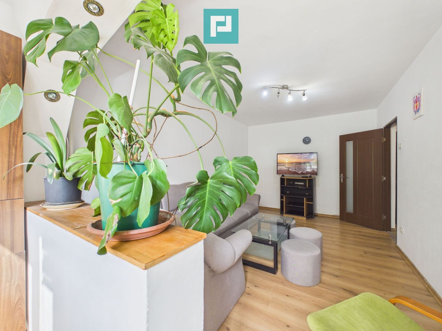 APARTAMENT 3 CAMERE, DECOMANDAT, ZONA VLAICU - Poză 2