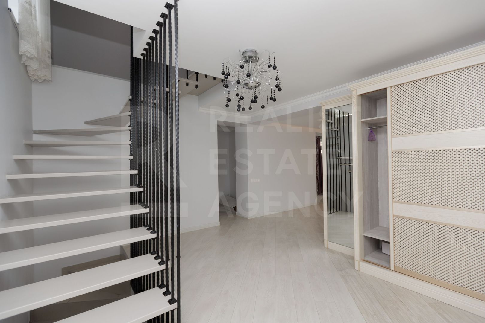 Chirie casa, 5 camere, strada Petru Movila, Dumbrava - Poză 9