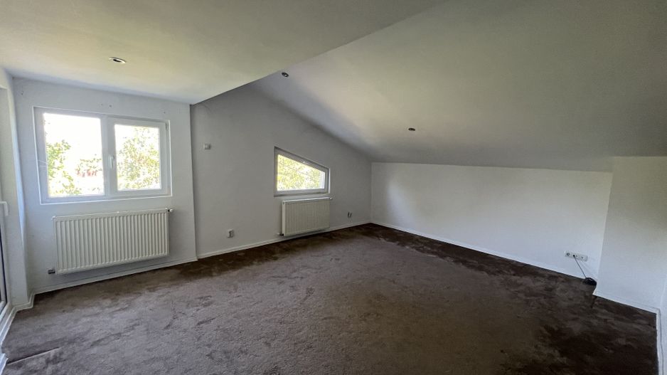 Vila superba cu teren Crevedia - Darza - Poză 3