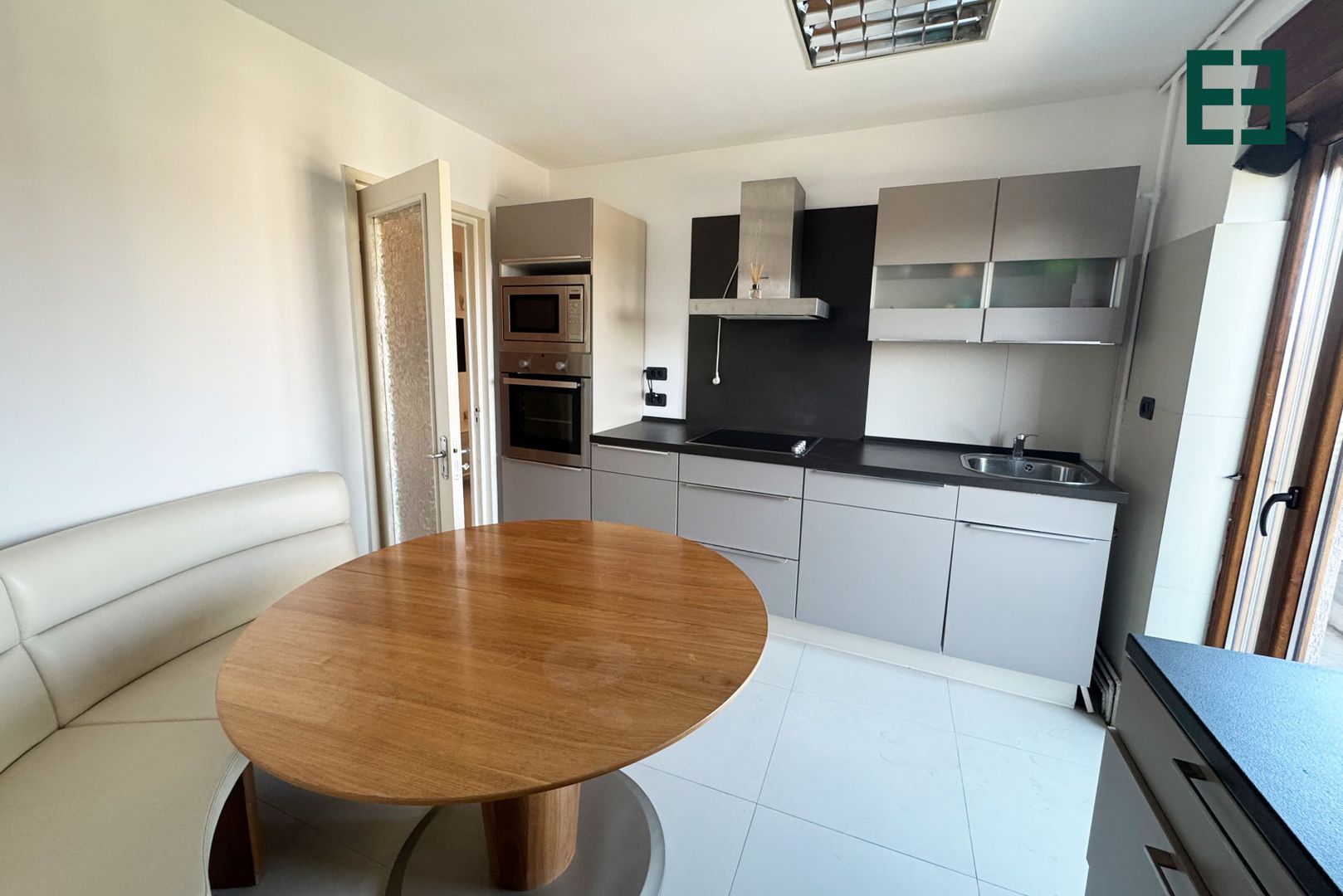 Apartament cu 2 camere zonă centrală - ARAD - Poză 6