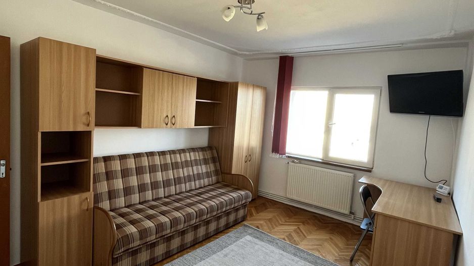 Garsoniera decomandata, centrala proprie, AC, zona Penny Fizicienilor - Poză 1