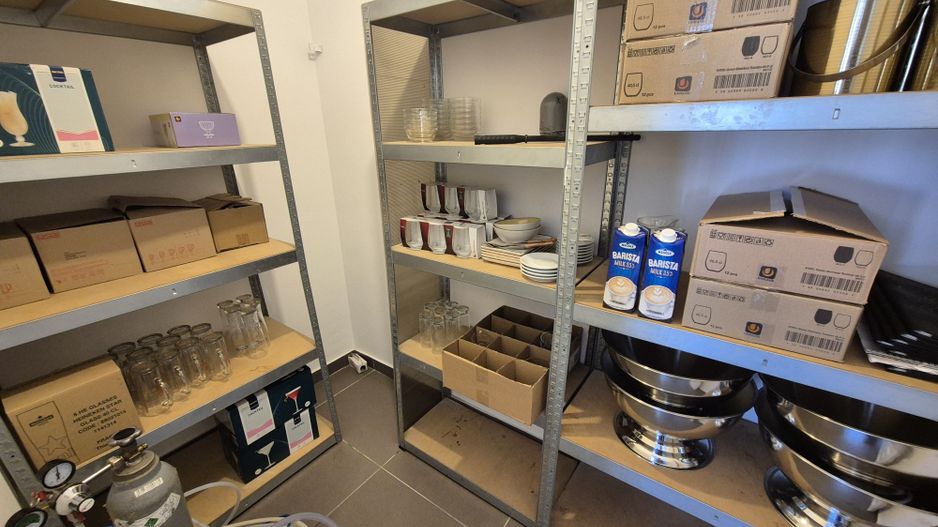 Spatiu comercial 138,70 mp + 2 locuri de parcare - Varteju - Poză 11