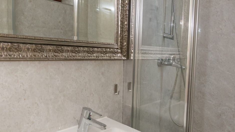 De Inchiriat | 2 Camere | Piata Victoriei - Centrala Proprie | Etaj 3 - Poză 6