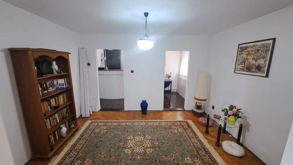 Apartament 2 camere de vânzare – zonă centrală, Medicina / Prefectură - Poză 1