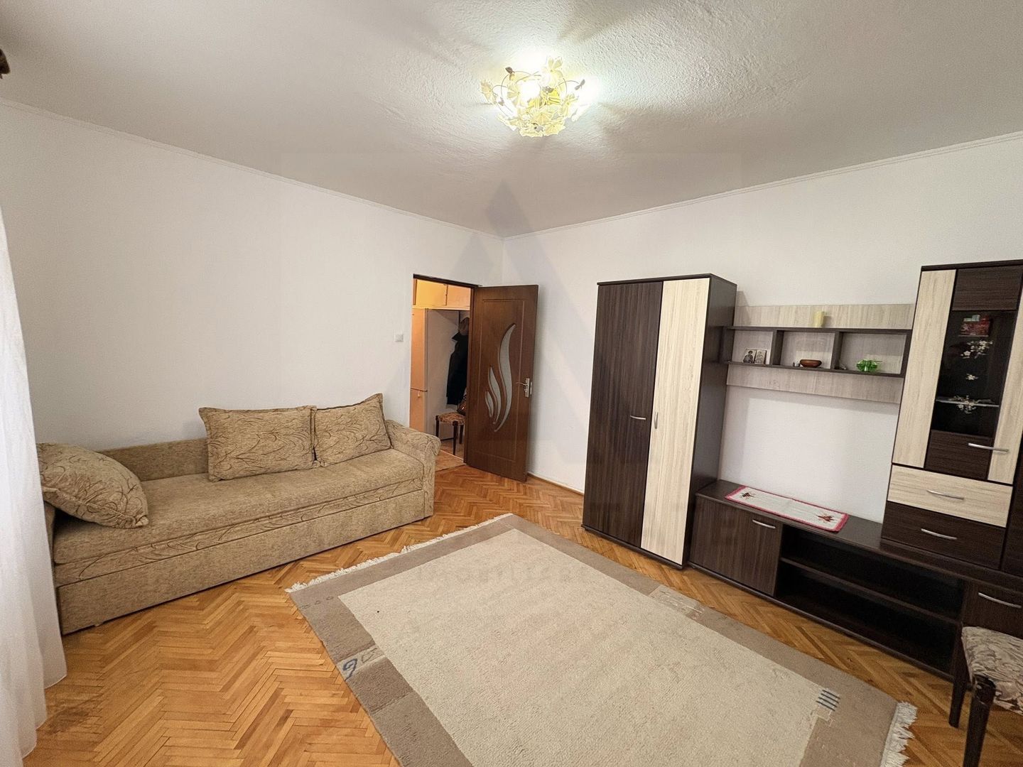 Apartament 2 camere centrală termică si calorifere noi Mihai Viteazu - Poză 1
