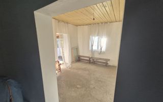 Casa si teren 3500mp in comuna Amaru/BZ ~ 4 camere ~ renovata in 2025 - Poză 3