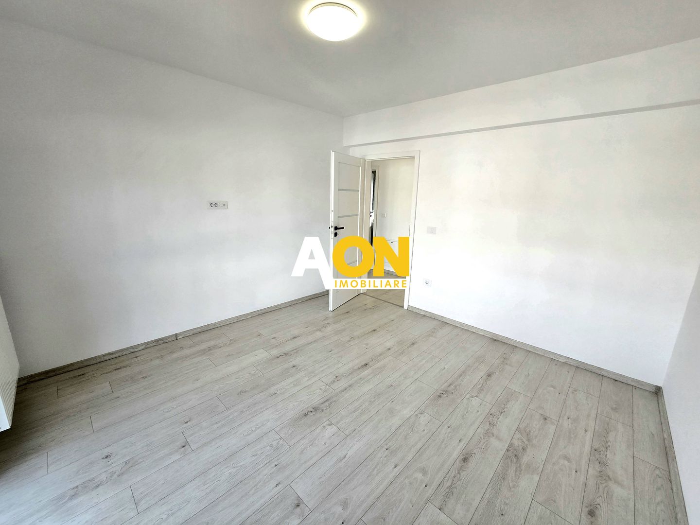 1/2 Duplex, 4 Camere, Ultrafinisat, Zona Alba - Micești - Poză 15