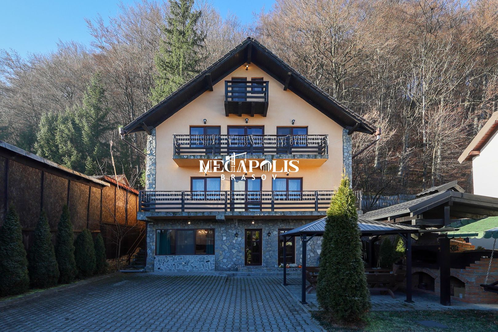 Pensiune/Vilă de vânzare în Bran | 8 camere | 180 mp - Poză 1