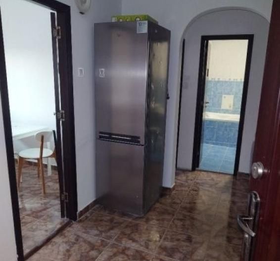 Vanzare Apartament 2 camere, decomandat, boxa, 14 min metrou Dristor - Poză 2