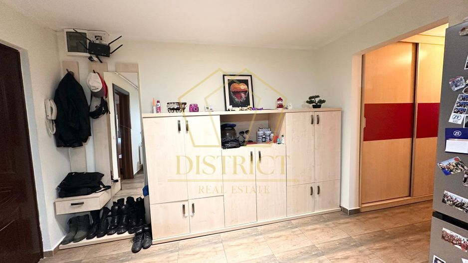 Apartament spatios cu 3 camere | Calea Sagului - Poză 12