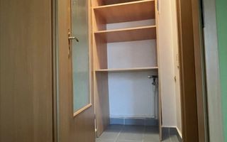 De vanzare apartament 3 camere Centru - Poză 5
