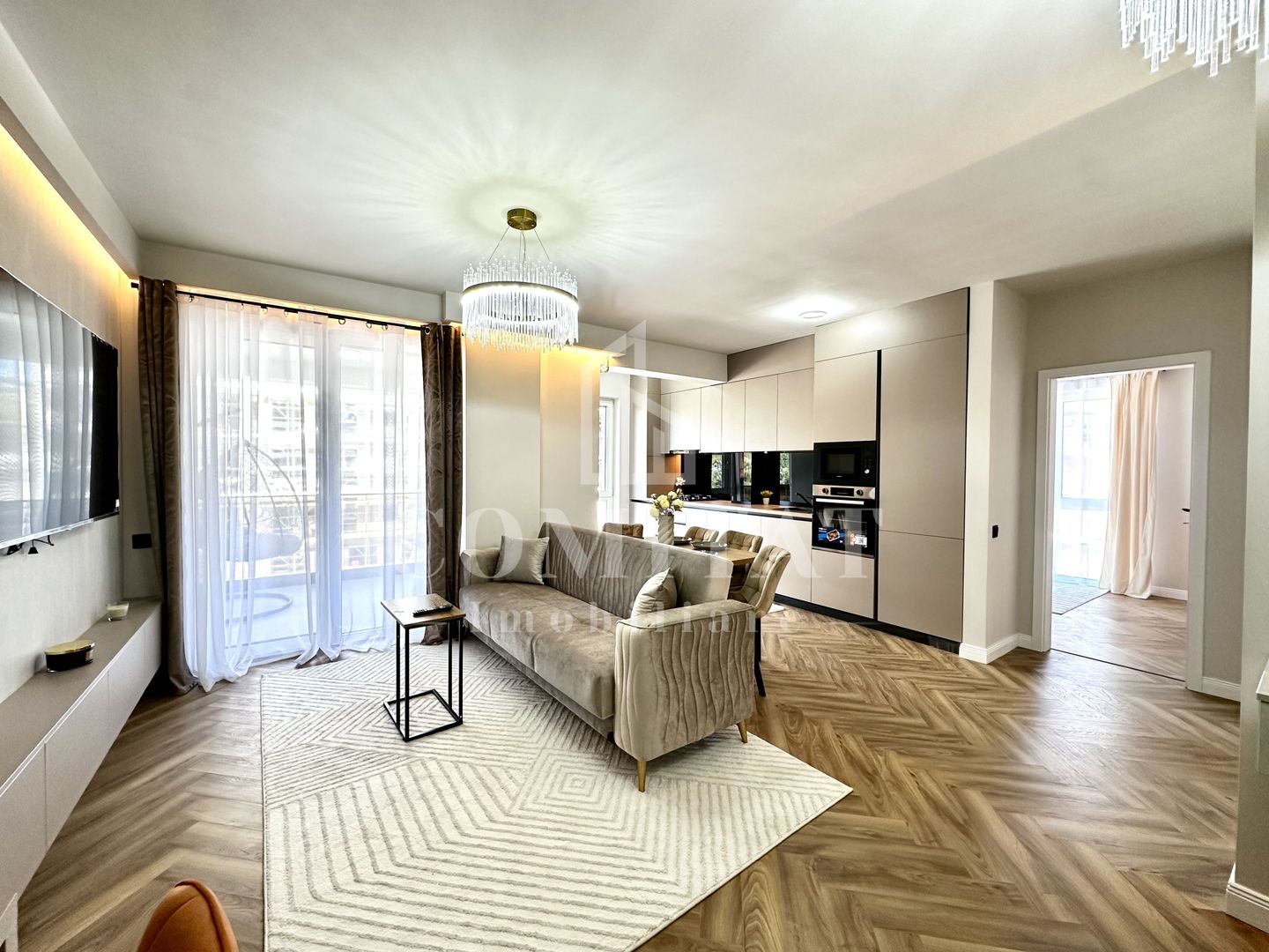 Apartament ultrafinisat | Etaj intermediar | Zona Str Tineretului - Poză 4