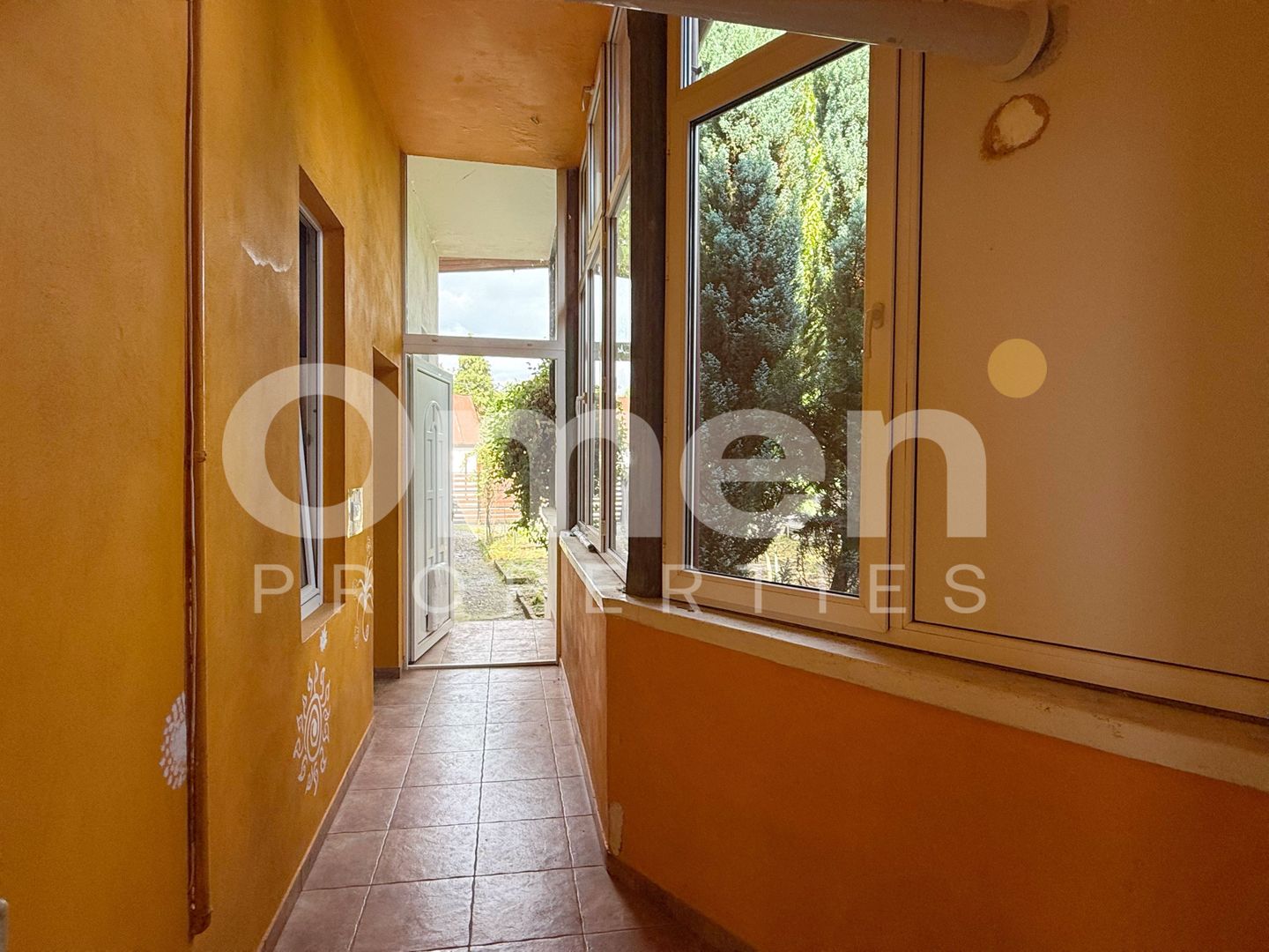 Casă cu 3 camere, garaj și anexă în centrul vechi Baia Mare - Poză 8