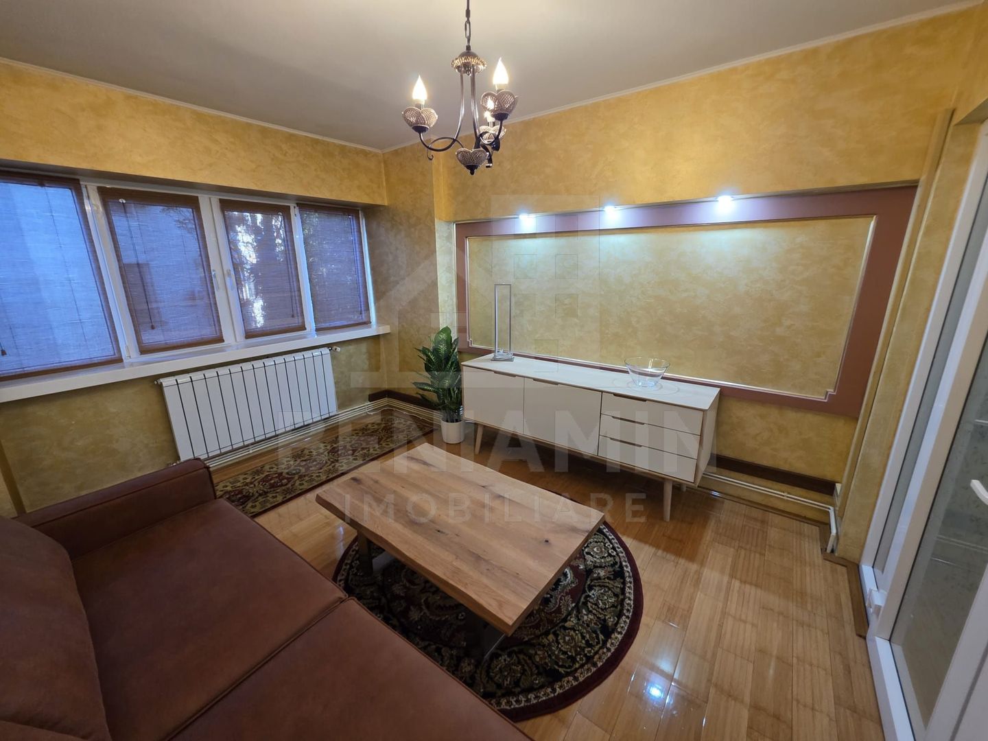 4 camere - etaj 1 - 94mp -mobilat-utilat- centrala - parcare - Teatru - Poză 6