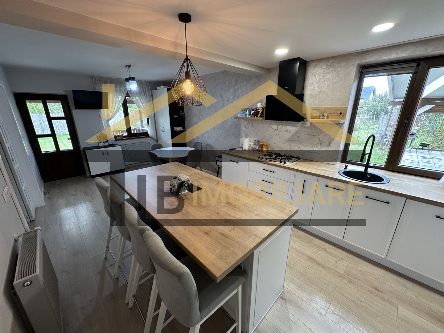 Casa de 4 camere, 200mp, parcari, Zona Unirii - Poză 5