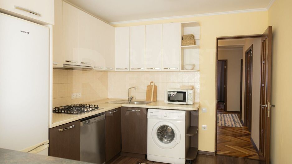 Chirie, apartament, 3 camere, str. Mihail Kogălniceanu, Centru - Poză 2