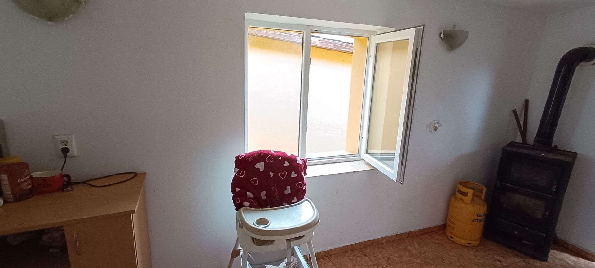 Casă spațioasă cu 4 camere , curte și teren generos în Mașloc - Poză 19