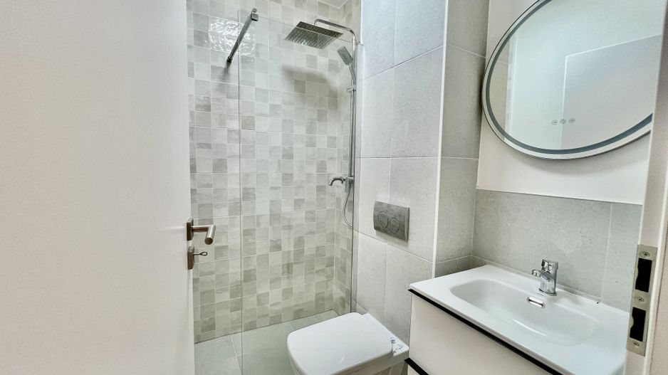 Apartament 3 camere, 71 mp utili + balcon  - etaj 1, finisat la alb - Poză 8
