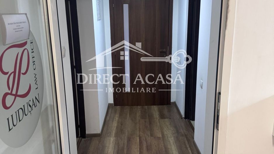 Spatiu birouri ultracentral 3 camere compartimentat 60 mp - Poză 1