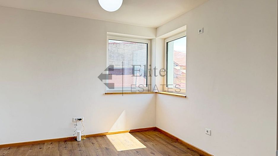 Casa noua singura in curte, ultracentral in Oradea - Poză 8