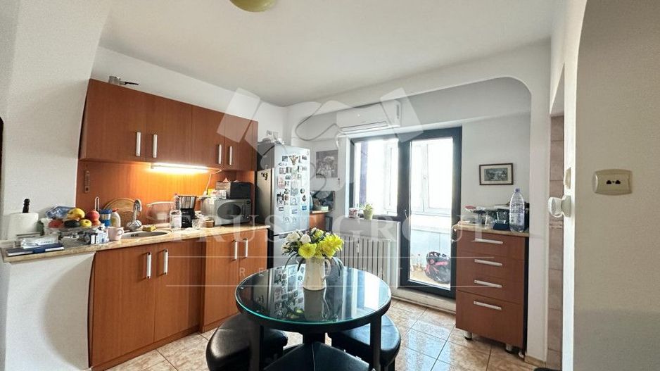 Apartament 4 camere Unirii | 1995 | decomandat | stradal | - Poză 11