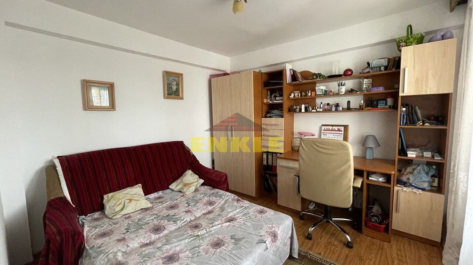 De vânzare apartament cu 3 camere, zona Gării - Poză 1